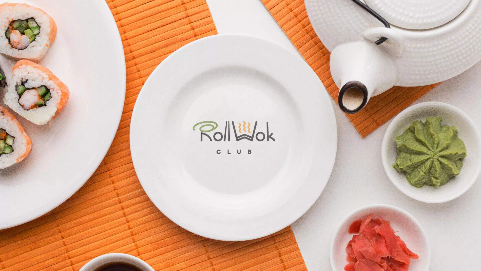 Разработка логотипа и фирменного стиля суши-бара «Roll Wok Club» в Сясьстрое